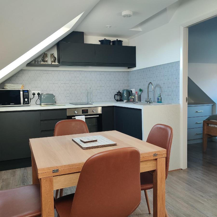 Delightful & Picturesque Modern Detached Apartment, Next To Chester Zoo, Near Park And Ride To City Centre Экстерьер фото