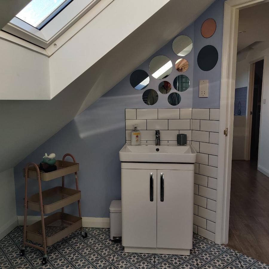 Delightful & Picturesque Modern Detached Apartment, Next To Chester Zoo, Near Park And Ride To City Centre Экстерьер фото