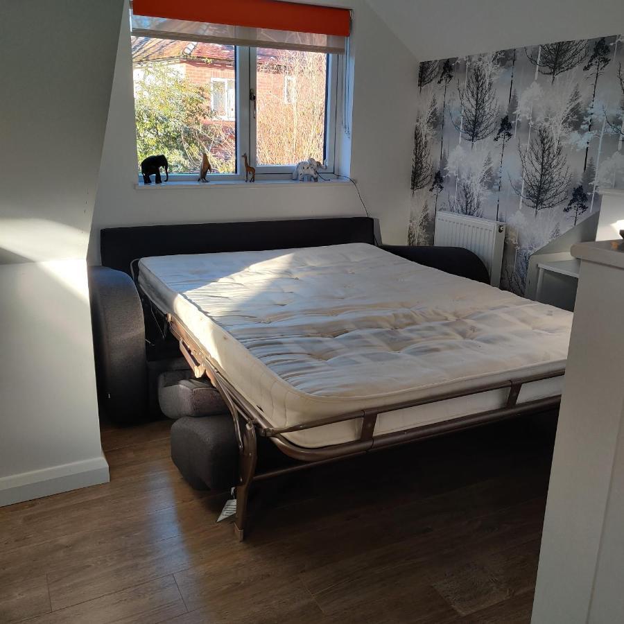 Delightful & Picturesque Modern Detached Apartment, Next To Chester Zoo, Near Park And Ride To City Centre Экстерьер фото