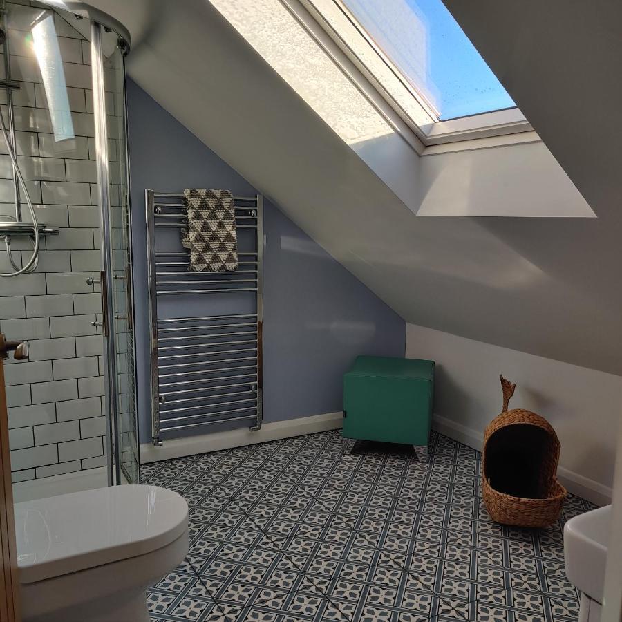 Delightful & Picturesque Modern Detached Apartment, Next To Chester Zoo, Near Park And Ride To City Centre Экстерьер фото