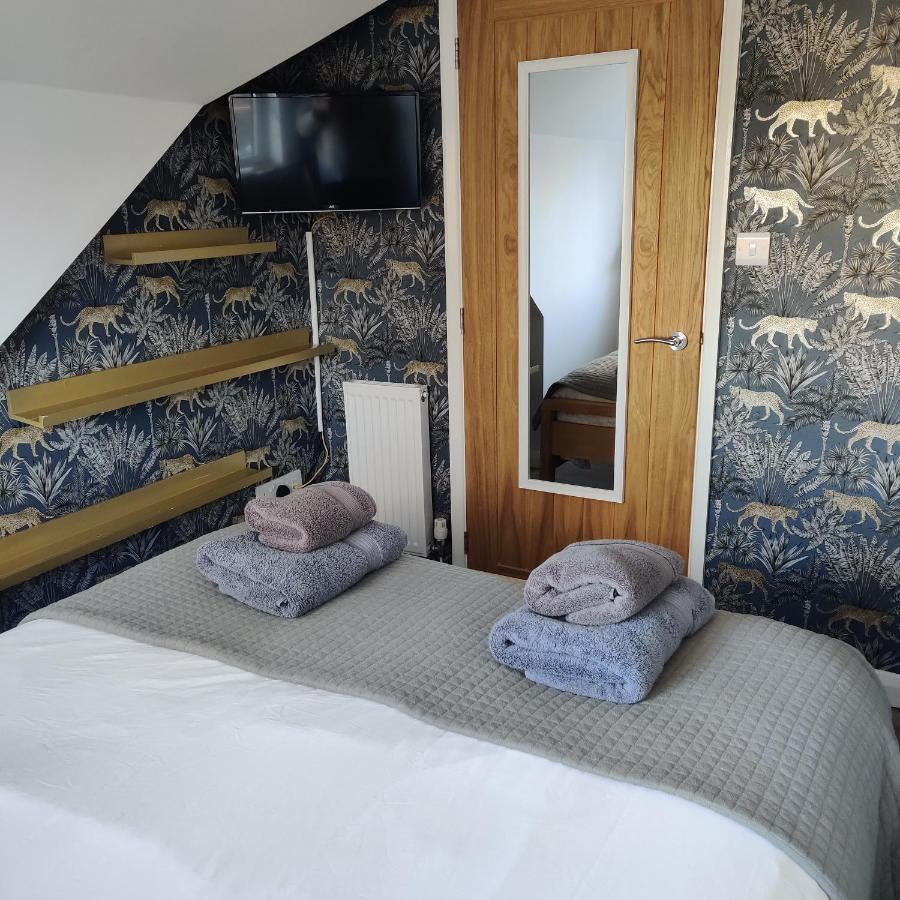 Delightful & Picturesque Modern Detached Apartment, Next To Chester Zoo, Near Park And Ride To City Centre Экстерьер фото